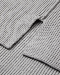 CMCOLIN – GERIPPTER PULLOVER IN GRAU
