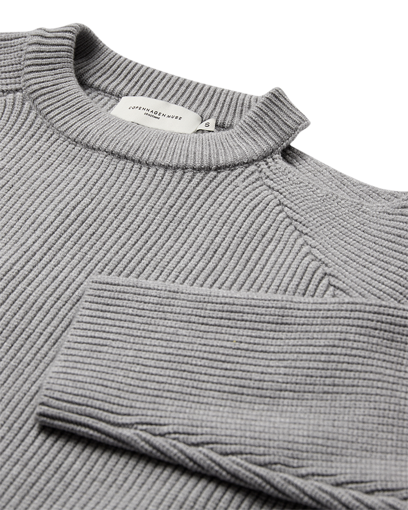 CMCOLIN – GERIPPTER PULLOVER IN GRAU