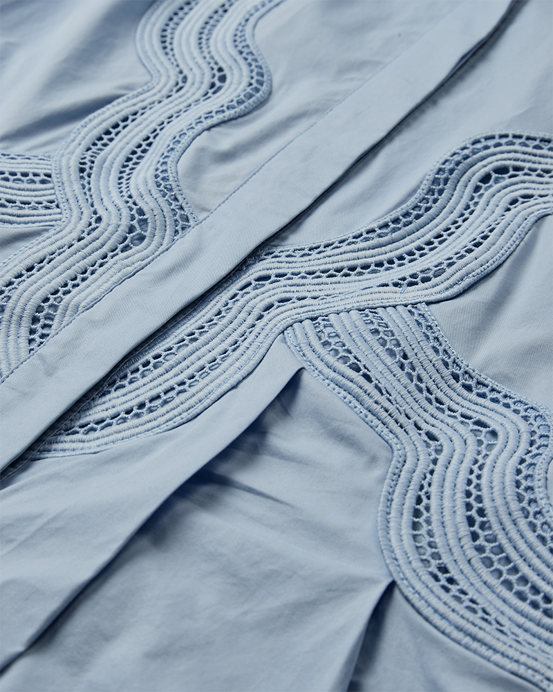 CMSHIRLEY – HEMDKLEID MIT CUT-AND-SEW-SPITZE IN BLAU