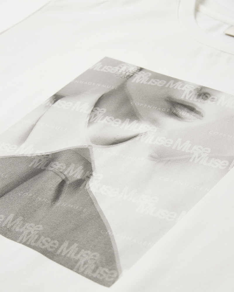 CMMUSE - T-SHIRT MIT PRINT IN WOLLWEISS