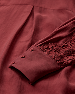 CMMOLLY – HEMD MIT SPITZE IN ROT