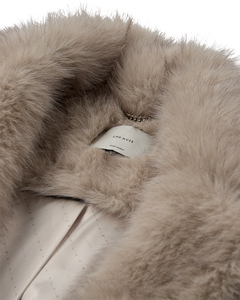 CMPLUSHY – WESTE AUS KUNSTFELL IN BEIGE