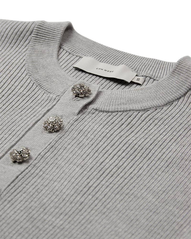 CMVERA – PULLOVER MIT KNÖPFEN IN GRAU