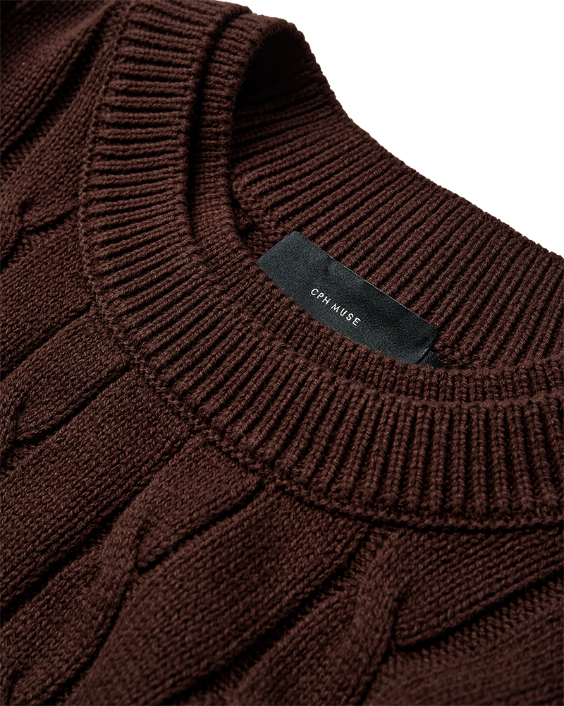 CMKOTOM – KABELSTRICK-PULLOVER MIT GESTICKLTEM LOGO-DETAIL IN BRAUN