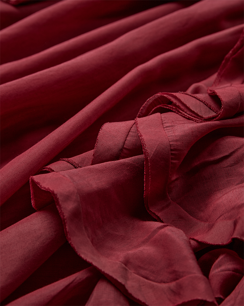 CMNORMA – KURZES KLEID MIT RÜSCHEN IN ROT