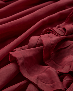 CMNORMA – KURZES KLEID MIT RÜSCHEN IN ROT