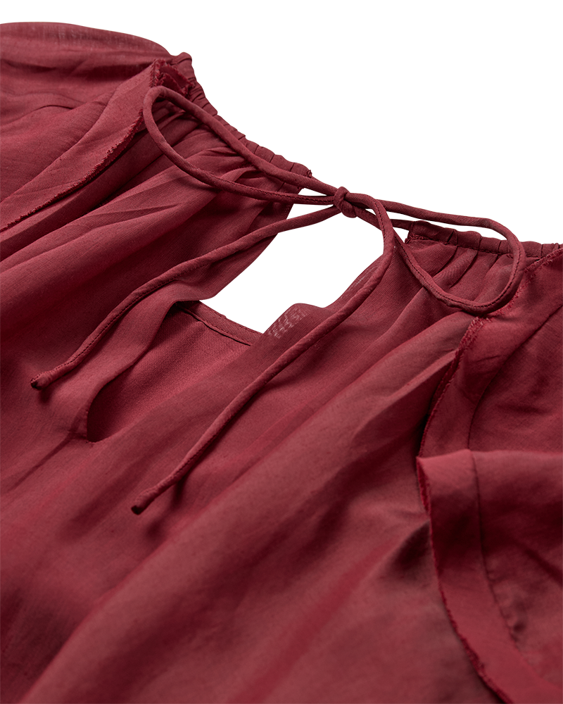 CMNORMA – KURZES KLEID MIT RÜSCHEN IN ROT