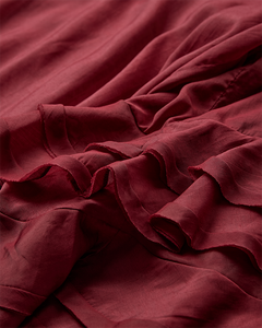 CMNORMA – BLUSE MIT RÜSCHEN IN ROT
