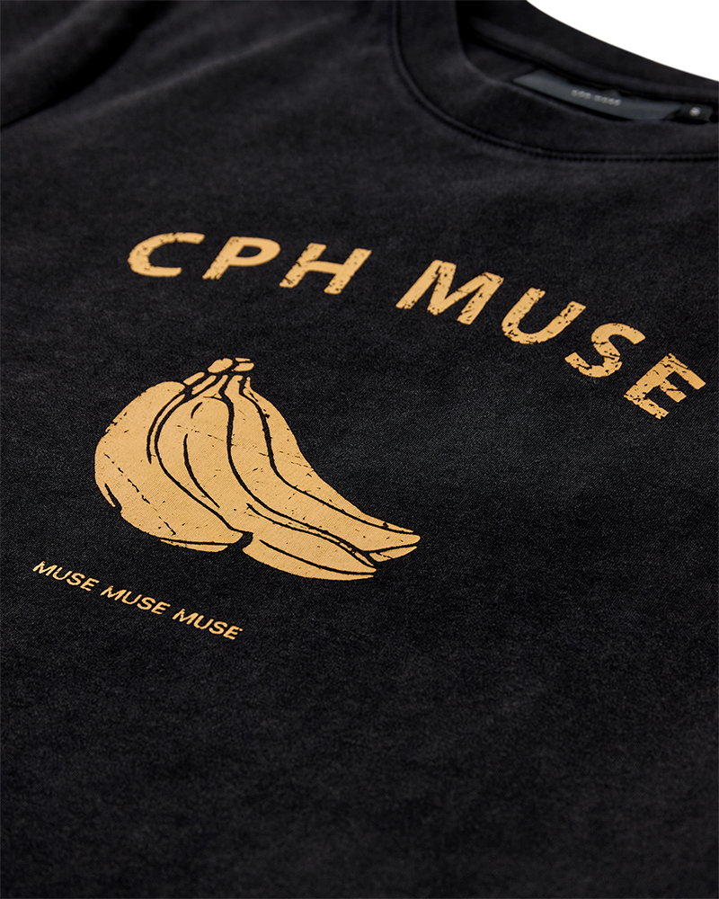 CMMUSE – T-SHIRT MIT PRINT IN SCHWARZ