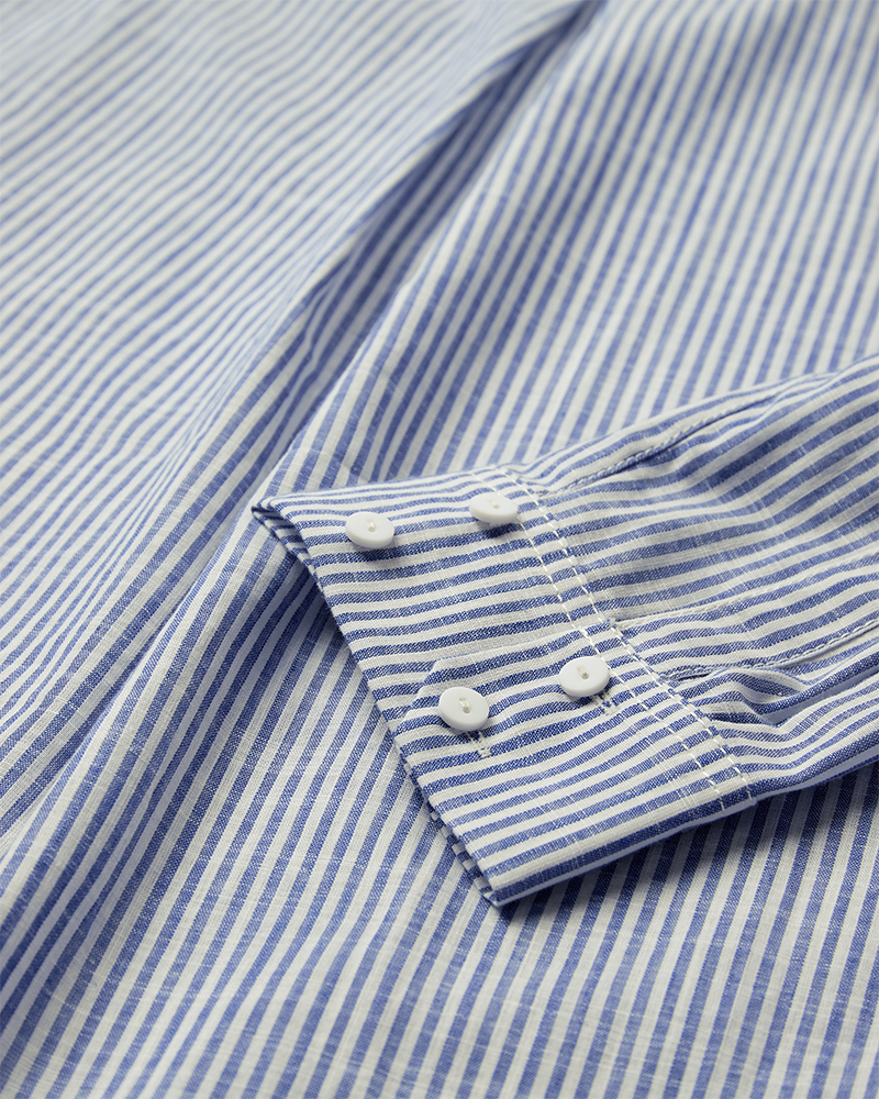 CMLINE – GESTREIFTES HEMD MIT LOGODETAIL IN BLAU UND WOLLWEISS