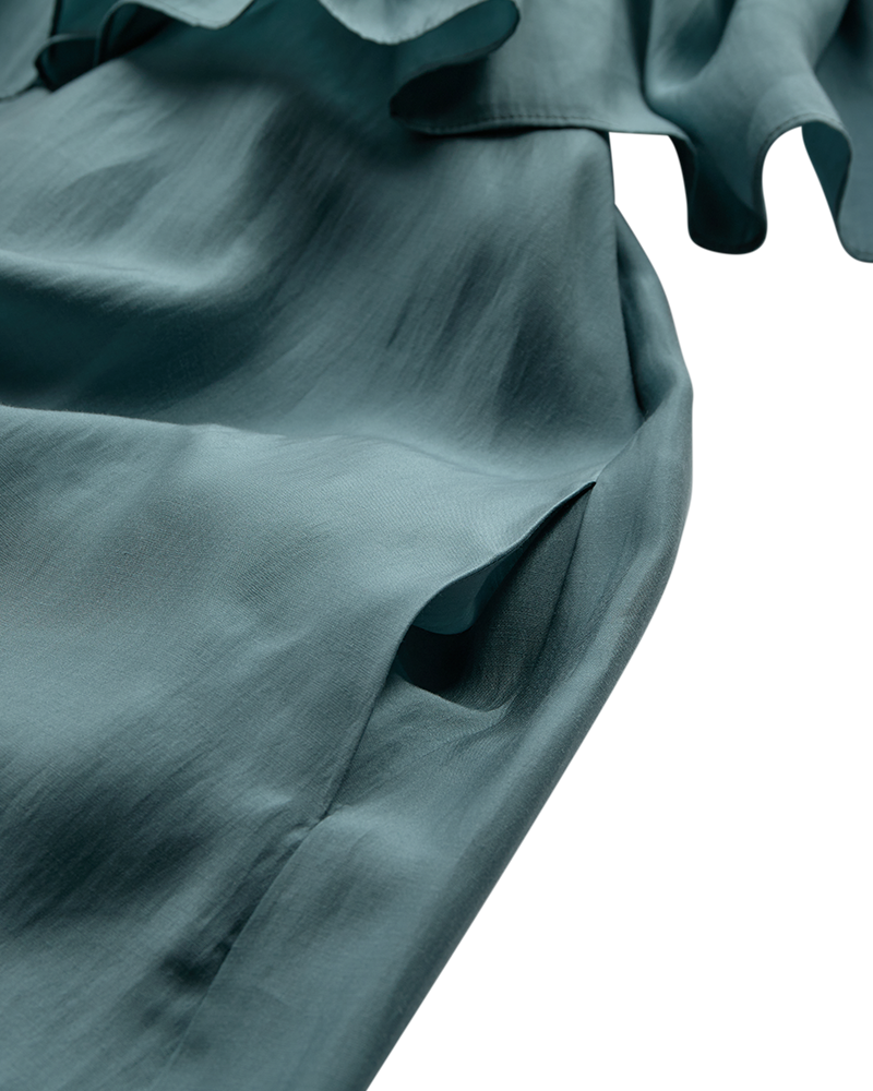 CMMOLLY – KLEID MIT RÜSCHE UND GÜRTEL IN BLAU