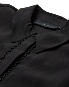 CMMOLLY – HEMD MIT CUT-AND-SEW-SPITZE IN SCHWARZ