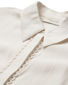 CMMOLLY – HEMD MIT CUT-AND-SEW-SPITZE IN WOLLWEISS