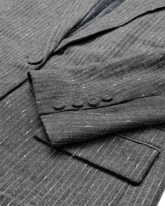 CMTRINA – BLAZER MIT HERINGSBARTMUSTER UND NADELSTREIFEN IN GRAU