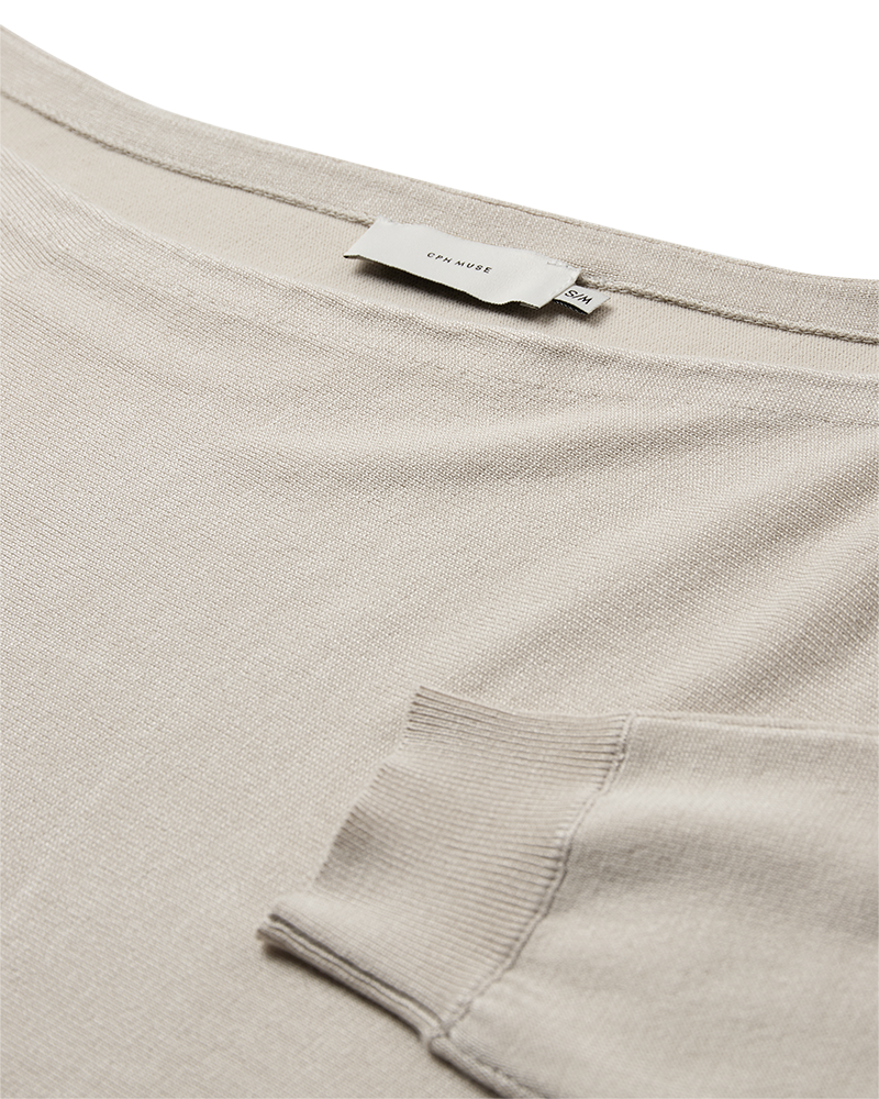 CMVERAN – OFF-SHOULDER PULLOVER IN BEIGE