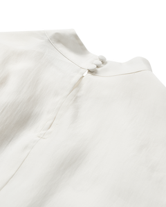CMMOLLY – BLUSE MIT VOLANTEN IN WOLLWEISS