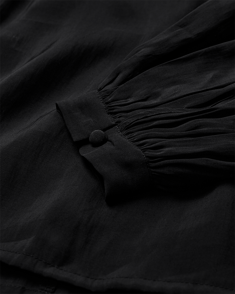 CMTILLY – BLUSE MIT SCHLEIFENDETAIL IN SCHWARZ