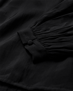 CMTILLY – BLUSE MIT SCHLEIFENDETAIL IN SCHWARZ