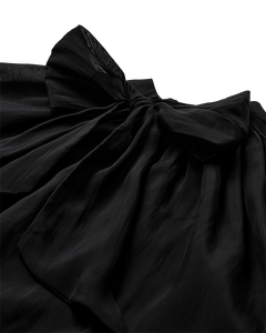 CMTILLY – BLUSE MIT SCHLEIFENDETAIL IN SCHWARZ