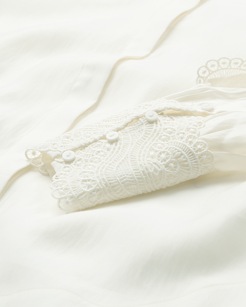 CMMOLLY – HEMD MIT CUT-AND-SEW-SPITZE IN WOLLWEISS
