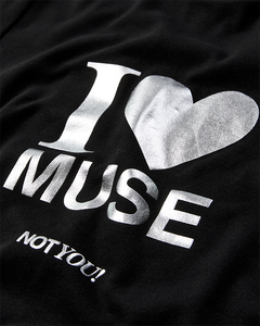 CMMUSE - T-SHIRT IN SCHWARZ