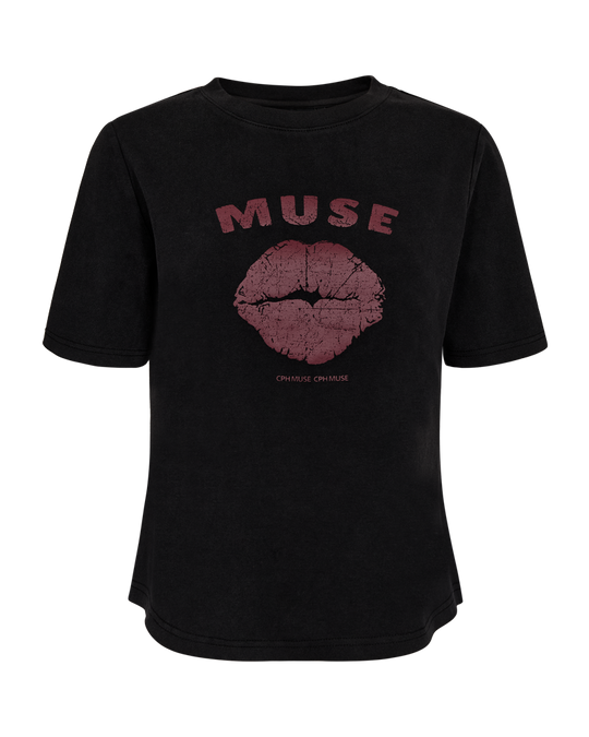 CMMUSE – T-SHIRT MIT PRINT IN SCHWARZ UND ROT