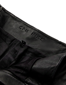 CMROYAL – LEDERSHORTS IN SCHWARZ