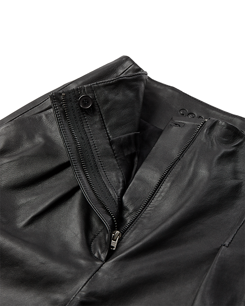 CMROYAL – LEDERSHORTS IN SCHWARZ