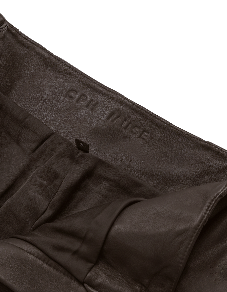 CMROYAL – LEDERSHORTS IN BRAUN