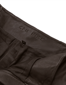 CMROYAL – LEDERSHORTS IN BRAUN