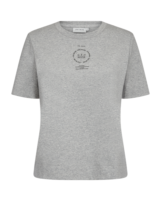 CMMUSE – T-SHIRT MIT LOGO-DETAIL IN GRAU