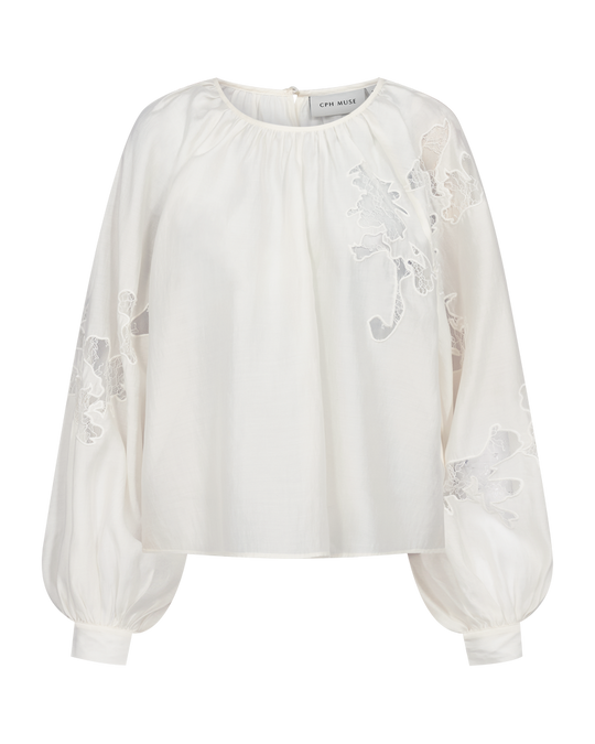 CMMOLLY – BLUSE MIT VOLUMINÖSEN ÄRMELN IN WOLLWEISS