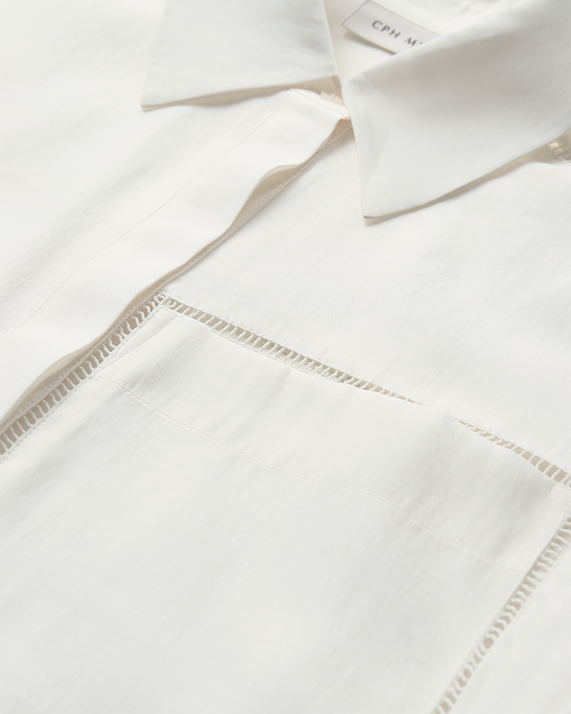 CMMOLLY – HEMD MIT BRUSTTASCHE IN WOLLWEISS